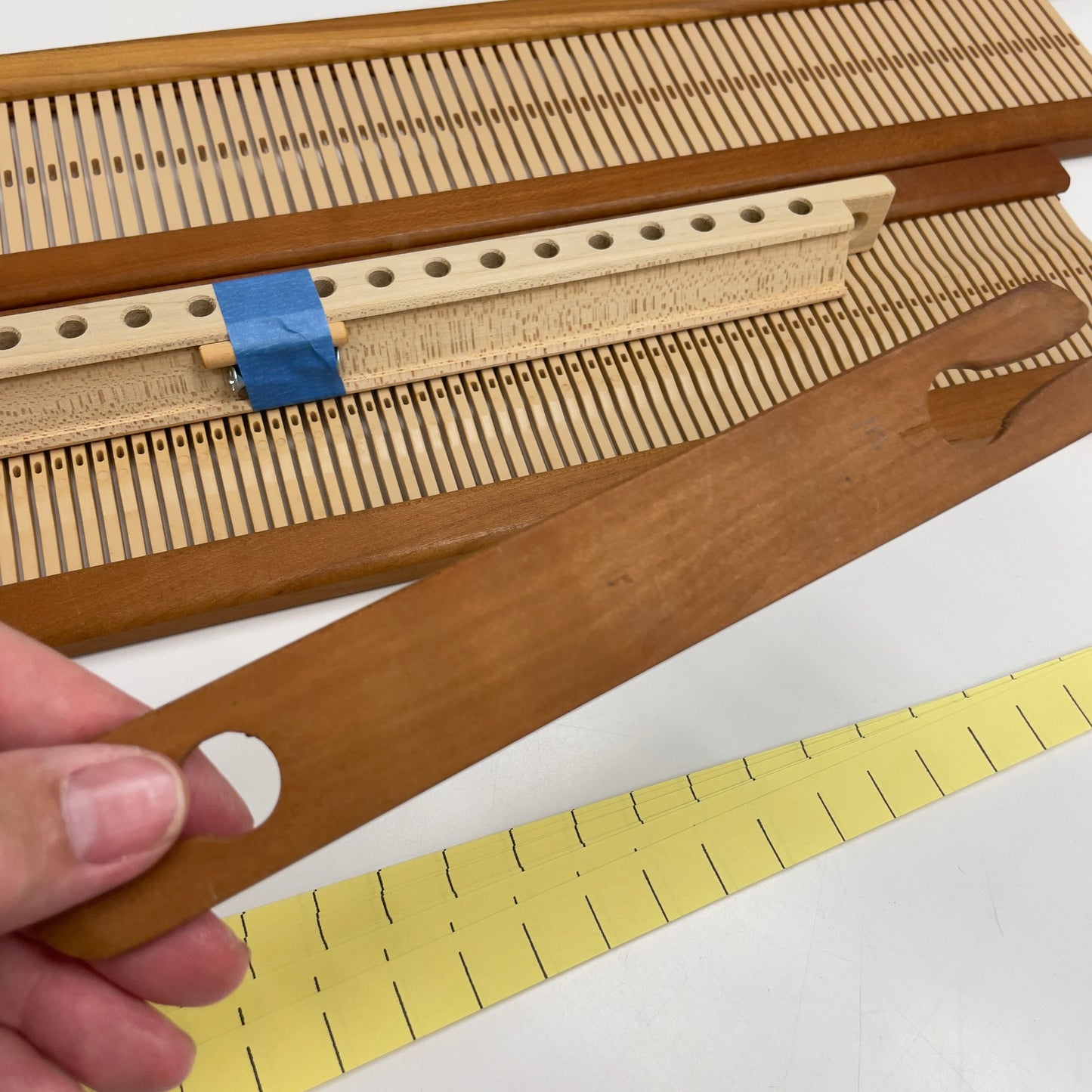 Ashford Rigid Heddle Loom Reeds & Shuttle – Mixed Lot of 3 Reeds + Accessories