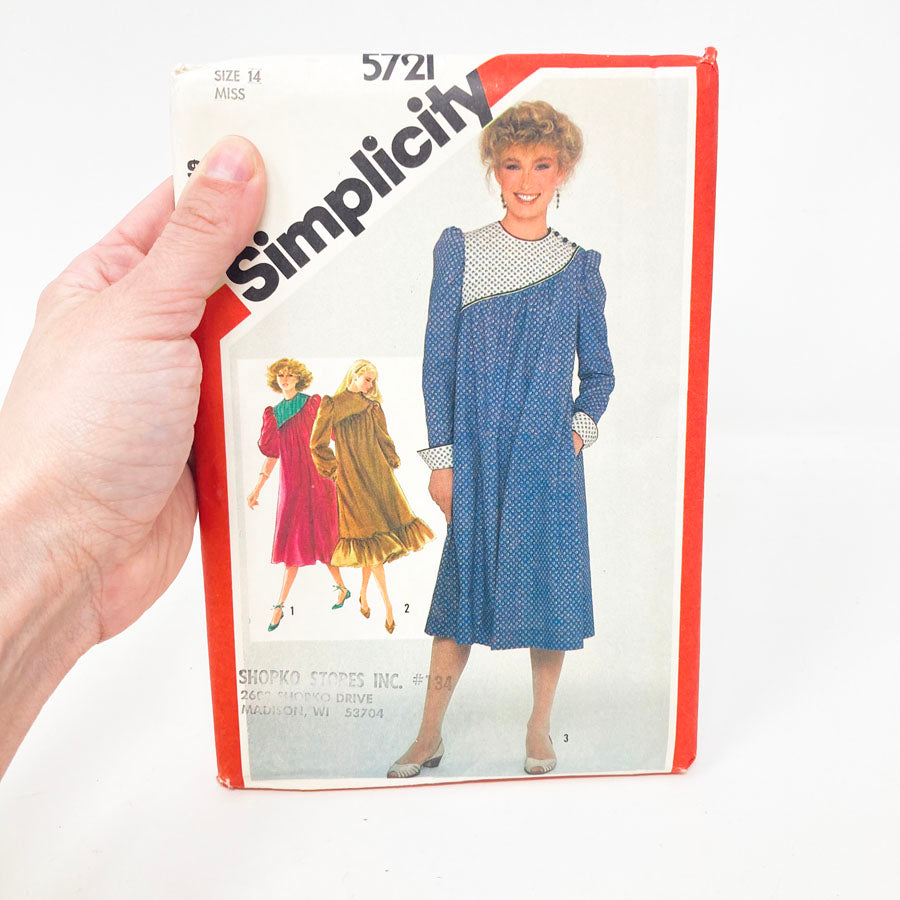 Simplicity 5721 Sewing Pattern - Dress (14) - 1982