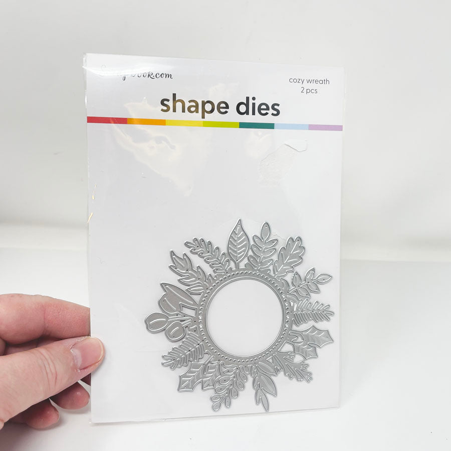 Scrapbooks.com Cozy Wreath Shape Die