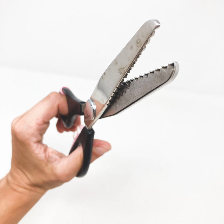 Griffon Tru Pink- Pinking Shears
