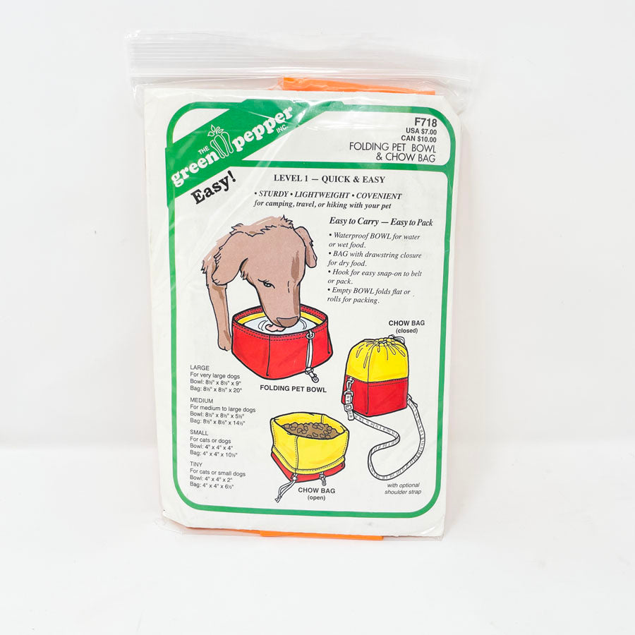 The Green Pepper Inc. Folding Pet Bowl & Chow Bag Kit