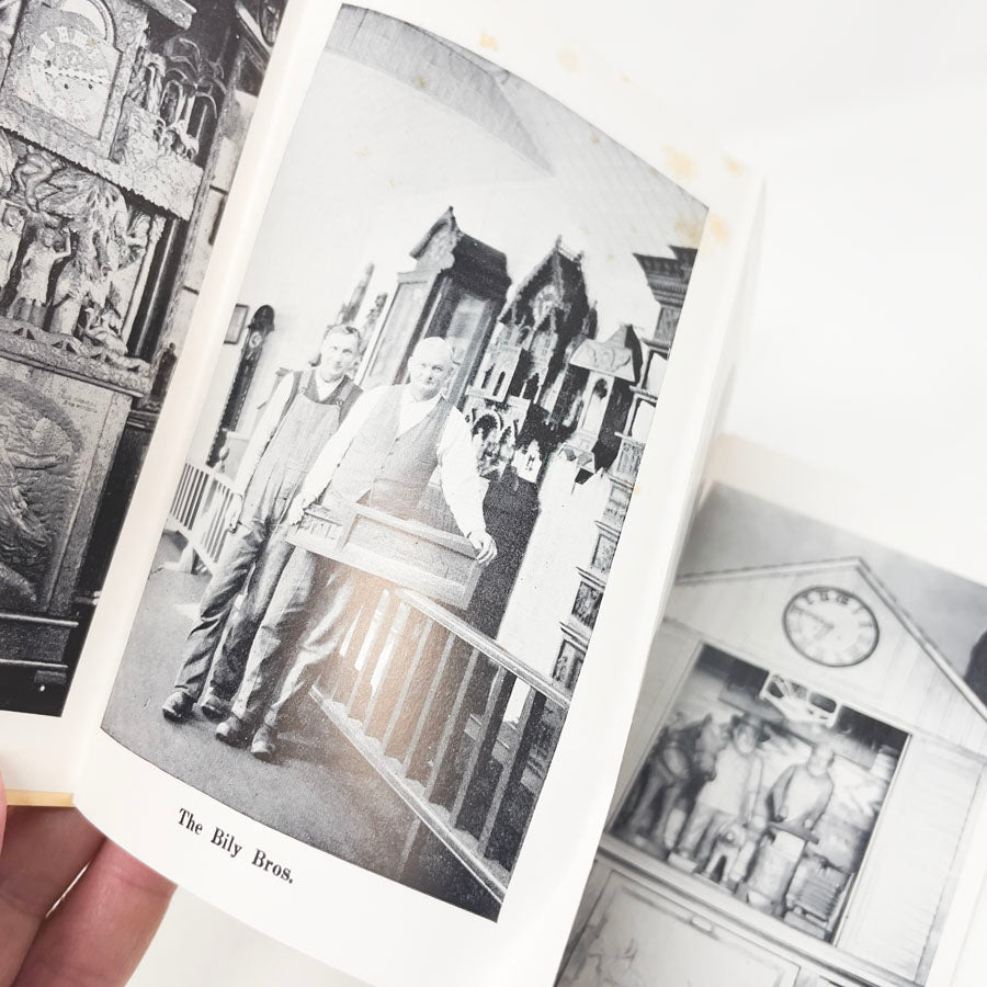 Vintage 1930s–50s “Scenes on My Trip” Postcard Folder