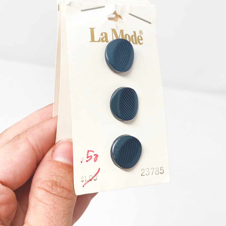 La Mode Pack of buttons- you choose