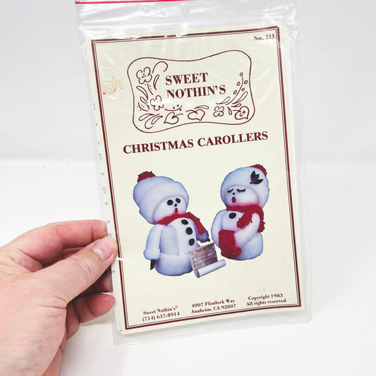 Sweet Nothin's Christmas Carollers Pattern