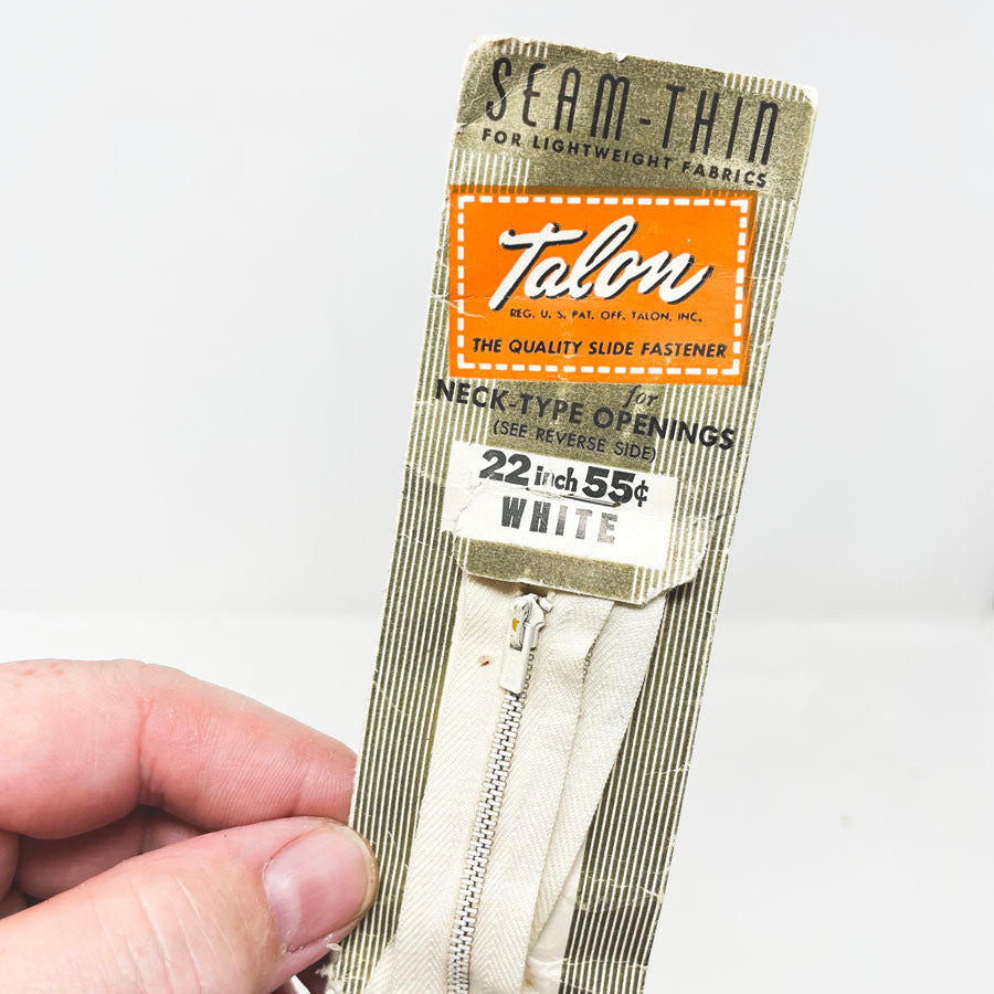 Talon Zipper - 22" White
