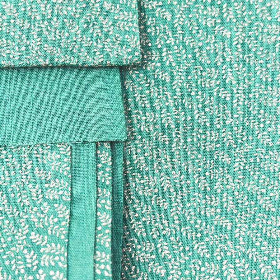 40" x 108" Green Cotton/Blend Fabric with Gold Fronds