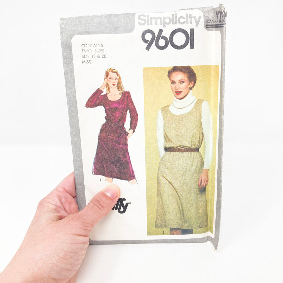 Simplicity 9601 Sewing Pattern - Dress (18 & 20) - 1980