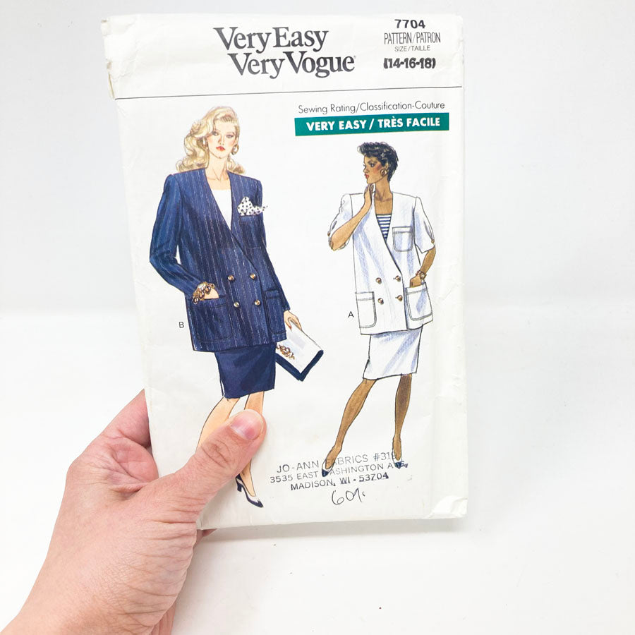 Very Vogue 7704 Sewing Pattern - Suit (14-18) - 1990