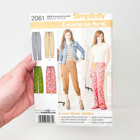 Simplicity 2061 Sewing Pattern - Pants (6-18) - 2011