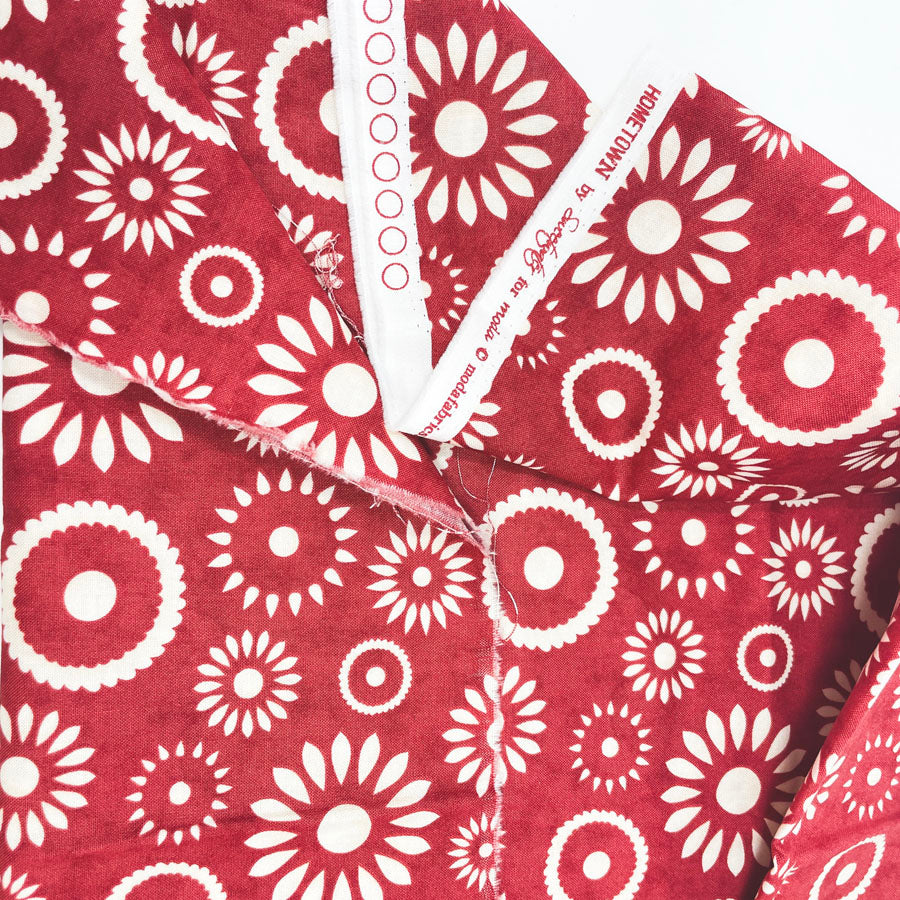 1 yd x 44" - Deep Red Circle Bursts Fabric
